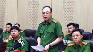 Tới đây, mọi người dân có thể dễ dàng mua, sử dụng pháo hoa với đa dạng sản phẩm