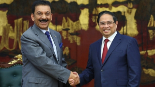 PM seeks stronger energy security cooperation with Kuwait