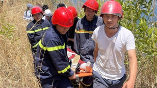 Kịp thời cứu hộ nữ du khách nước ngoài gặp nạn trên núi Dinh