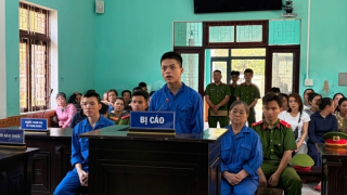 Bà lôi kéo con gái và cháu ngoại dính vào đường dây ma túy