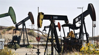 Tuyên bố của ông Trump khiến giá dầu, chứng khoán “quay xe”