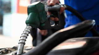 Kiểm tra đột xuất các cây xăng nghi găm hàng