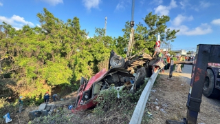 Xe khách chở thợ lặn lao xuống vực, 4 người tử vong