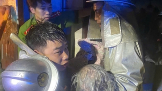 Kịp thời cứu 2 nạn nhân trong vụ cháy nhà dân lúc rạng sáng