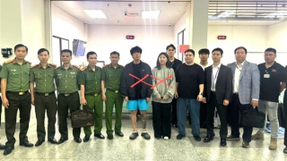 Bắt giữ, bàn giao 2 đối tượng truy nã đỏ của Interpol cho Hàn Quốc