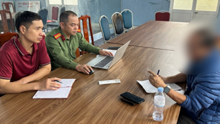 Xử lý 3 đối tượng "nối giáo cho giặc" trên không gian mạng