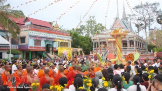 PM Le Minh Hung extends Chol Chnam Thmay greetings to Khmer community