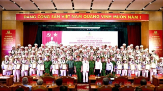 Tuyên dương 80 tập thể, cá nhân tiêu biểu của lực lượng Cảnh sát QLHC về TTXH