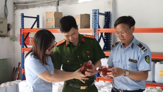 Phát hiện gần 9.000 lít rượu có dấu hiệu vi phạm tại Hà Nội