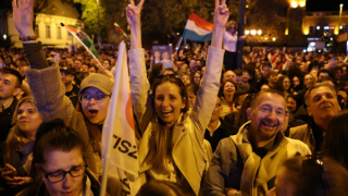 Phe đối lập chiến thắng áp đảo, chấm dứt 16 năm cầm quyền của Thủ tướng Hungary