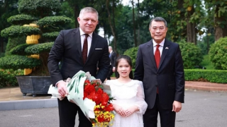 Thủ tướng Chính phủ Lê Minh Hưng chủ trì lễ đón Thủ tướng Cộng hòa Slovakia