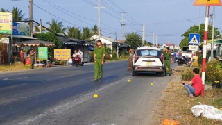 Đi xe đạp thể dục buổi sớm trên quốc lộ, 2 người đàn ông gặp nạn