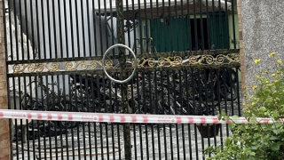 14 xe gắn máy cháy trơ khung trong sân nhà dân