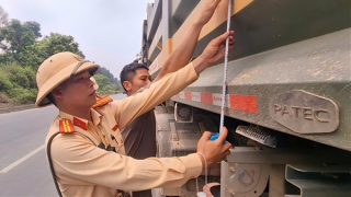 Hà Nội: Siết chặt quản lý xe có trọng tải lớn