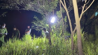 Xuyên đêm điều tra vụ người đàn ông tử vong trong khu đất vắng