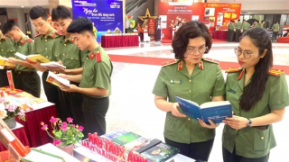 Triển lãm sách, công nghệ thư viện, lan toả văn hoá đọc, kết nối tri thức