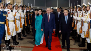 Top Vietnamese leader travels to Nanning, highlights bilateral rail cooperation