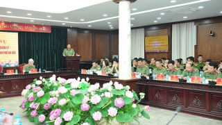 Chủ động phát hiện từ sớm, từ xa các yếu tố tiềm ẩn phức tạp liên quan đến người nước ngoài