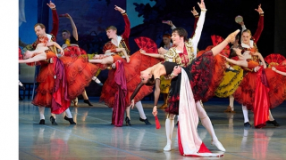 Biểu tượng nghệ thuật hàn lâm Belarus mang tinh hoa thế giới đến Nhà hát Hồ Gươm