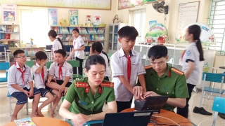 Hà Tĩnh: Cao điểm cấp căn cước, định danh điện tử cho công dân từ 6 đến 14 tuổi