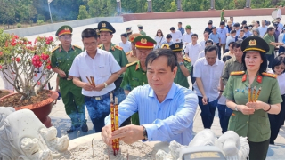 Dâng hương tưởng nhớ, tri ân các Anh hùng - Liệt sĩ tại Tây Ninh