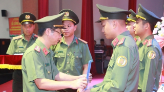 30 cán bộ thuộc Cảng hàng không Quốc tế Vinh được tuyển dụng vào CAND