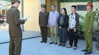 Công an TP Huế khởi tố vụ án cho vay trên không gian mạng với lãi suất.... "cắt cổ"