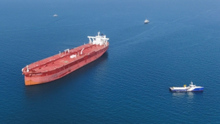 Iran ra dấu hiệu tái đóng cửa eo biển Hormuz