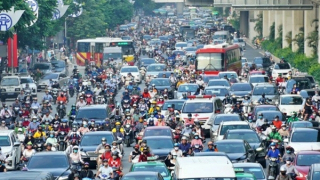 Cử tri Hà Nội kiến nghị hạn chế xe cá nhân vào trung tâm