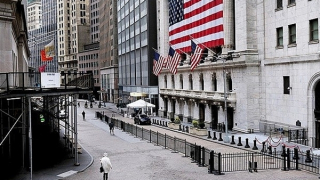 Biến động toàn cầu đẩy giao dịch tăng vọt, ngân hàng lớn Phố Wall “kiếm đậm”