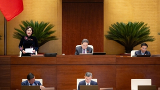 Quốc hội quyết định họp thêm 1/2 ngày để xem xét, thông qua một số luật về thuế