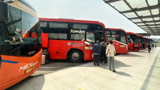 Giá vé xe khách biến động trái chiều trước dịp lễ