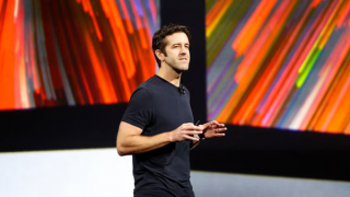 Apple chuyển giao quyền lực, đặt cược vào kỷ nguyên trí tuệ nhân tạo