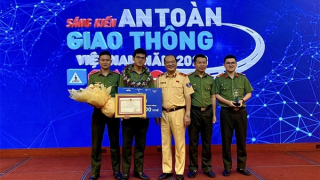 Chàng Trung úy đa tài, đam mê sống xanh