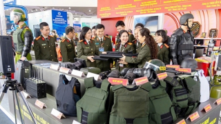 Bài 1: Phát triển công nghiệp an ninh gắn với truyền thống 66 năm xây dựng và trưởng thành