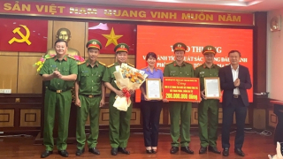 Trao thưởng các đơn vị phá đường dây vận chuyển hơn 19kg ma tuý