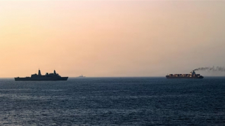 Tổng thống Trump ra lệnh khẩn sau khi Iran tuyên bố thu được tiền quá cảnh của tàu bè ở Hormuz