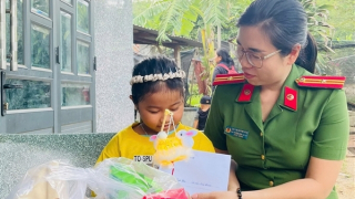 Nữ Phó trưởng Công an xã luôn gần dân, vì nhân dân phục vụ