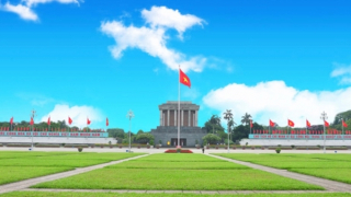 Hà Nội bố trí nhiều điểm đỗ xe phục vụ người dân viếng Lăng Bác