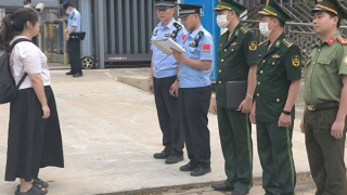 Trục xuất 3 người nước ngoài nhập cảnh trái phép vào Quảng Trị