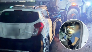 Cảnh sát giải cứu người phụ nữ mắc kẹt trong ô tô sau TNGT