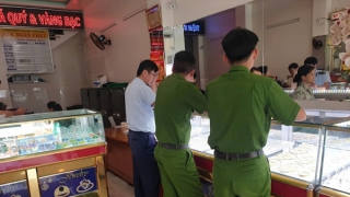 Nhiều cửa hàng kinh doanh vàng không rõ nguồn gốc bị xử phạt