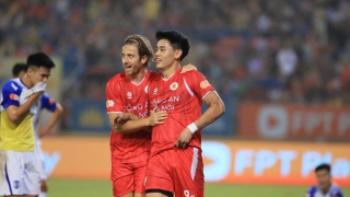 CAHN thắng đậm SLNA: Đình Bắc hat-trick