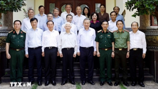 Tổng Bí thư, Chủ tịch nước thăm các nguyên lãnh đạo Đảng, Nhà nước và Mẹ Việt Nam Anh hùng