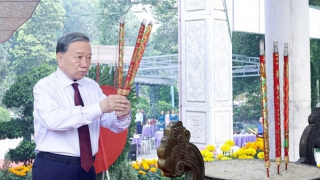 Tổng Bí thư, Chủ tịch nước Tô Lâm dâng hương tại Nghĩa trang Liệt sĩ Tân Biên