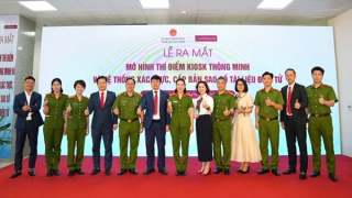 Ra mắt Kiosk thông minh phục vụ hành chính công tại Quảng Ninh