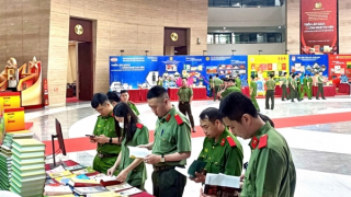 Lan toả mạnh mẽ phong trào đọc và phát triển văn hoá đọc trong CAND