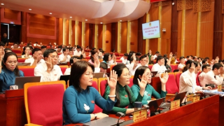 Bãi nhiệm tư cách đại biểu HĐND tỉnh đối với Phó chủ tịch HĐND và Trưởng ban Nội chính tỉnh Quảng Ninh