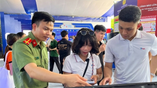 Lặng lẽ giữ vững "lá chắn số" cho thành phố bên sông Hàn