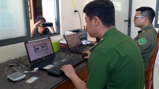 Công an cấp xã ở Đà Nẵng và Quảng Ngãi thực hiện “nhiệm vụ kép” trong những ngày nghỉ lễ